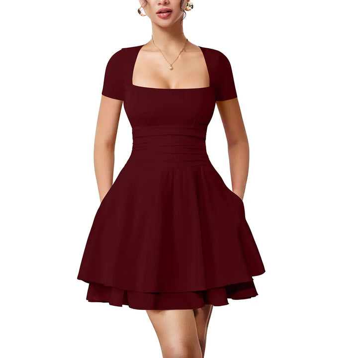 Minikleid – Carré-Ausschnitt mit Rüschensaum - Winered